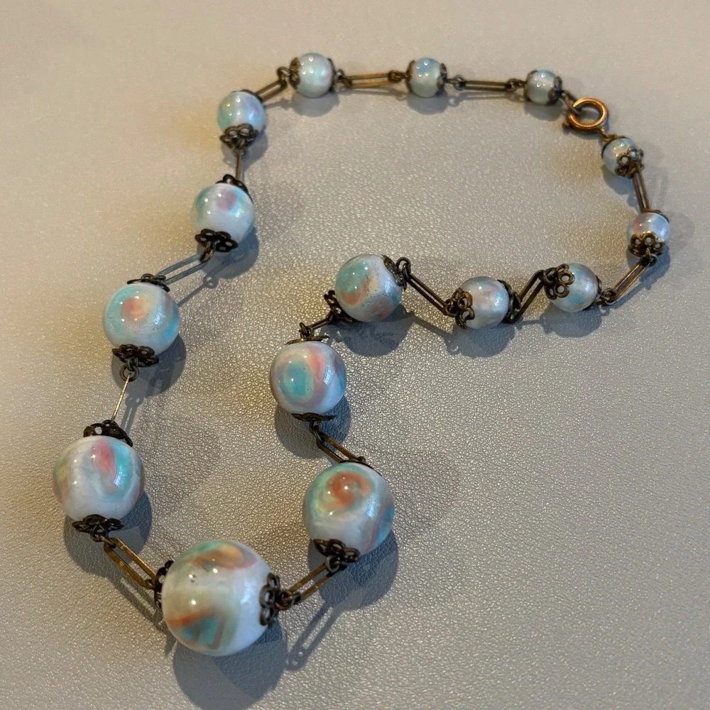 Vintage Iridescent Pastel Swirl Marbled Glass Bead Necklace Chain 17.5 Graduated